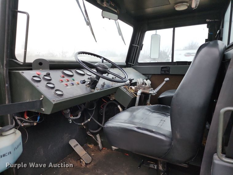 image for item DR7789 1999 Entwistle Company MB-4  tug