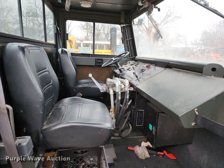 image for item DR7789 1999 Entwistle Company MB-4  tug