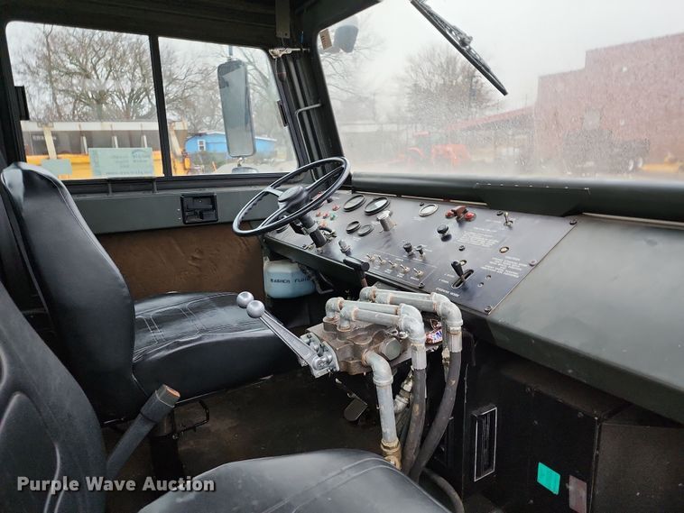 image for item DR7789 1999 Entwistle Company MB-4  tug