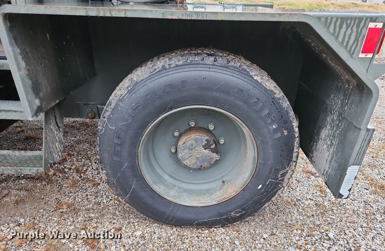 image for item DR7789 1999 Entwistle Company MB-4  tug