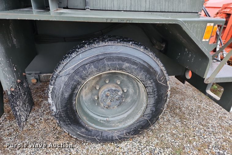 image for item DR7789 1999 Entwistle Company MB-4  tug