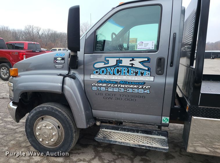 image for item DR7791 2006 Chevrolet C4500  flatbed truck