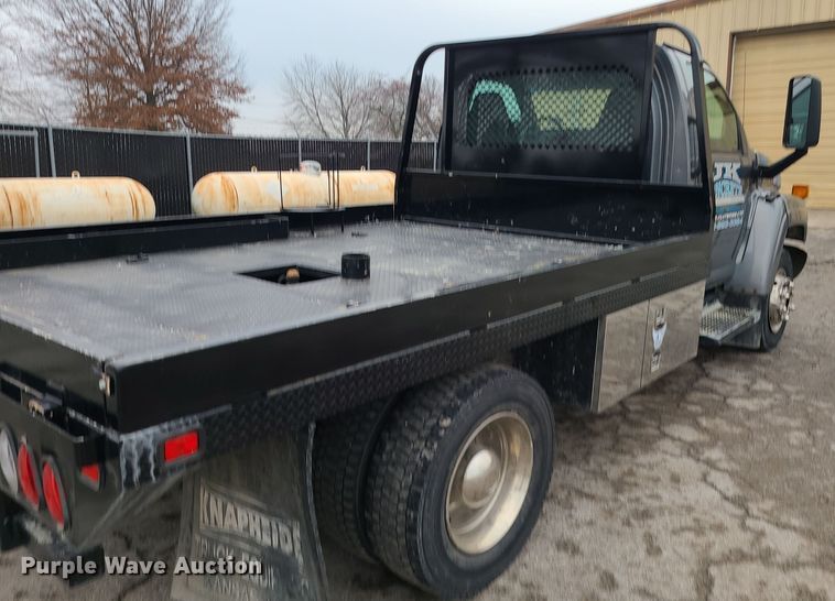 image for item DR7791 2006 Chevrolet C4500  flatbed truck