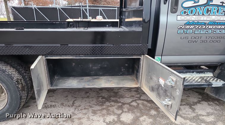 image for item DR7791 2006 Chevrolet C4500  flatbed truck