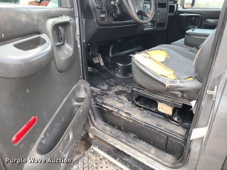 image for item DR7791 2006 Chevrolet C4500  flatbed truck