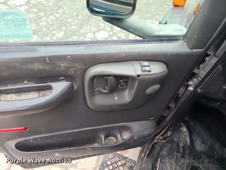 image for item DR7791 2006 Chevrolet C4500  flatbed truck