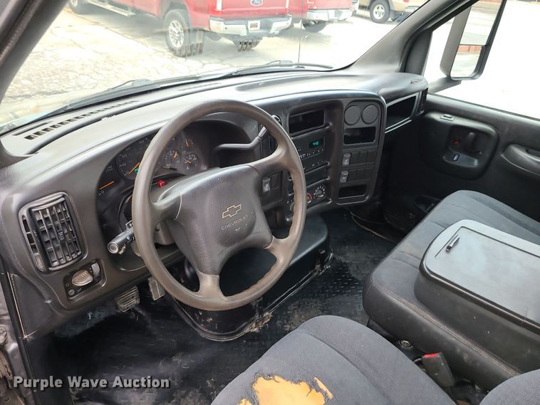 image for item DR7791 2006 Chevrolet C4500  flatbed truck