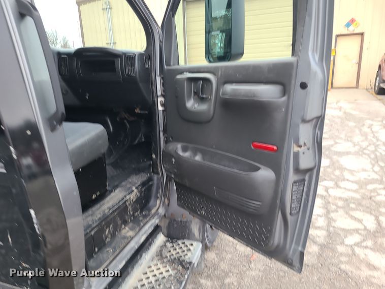 image for item DR7791 2006 Chevrolet C4500  flatbed truck