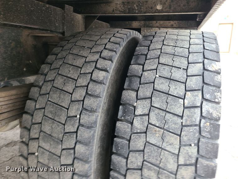 image for item DR7791 2006 Chevrolet C4500  flatbed truck