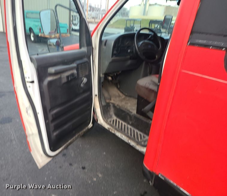 image for item DR7797 1993 Ford E350  party bus