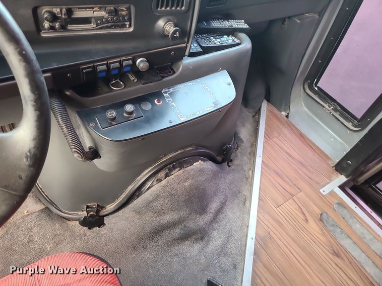 image for item DR7797 1993 Ford E350  party bus