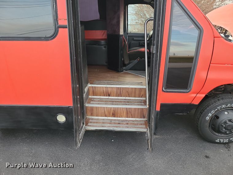 image for item DR7797 1993 Ford E350  party bus