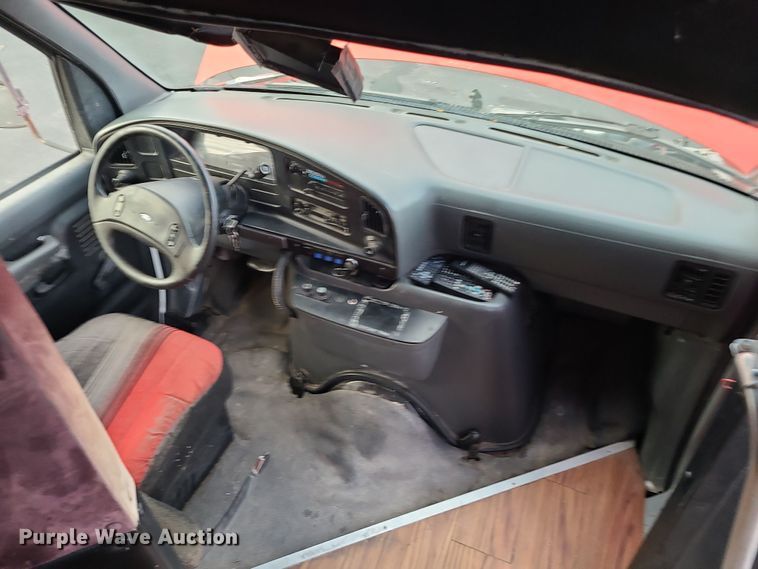 image for item DR7797 1993 Ford E350  party bus