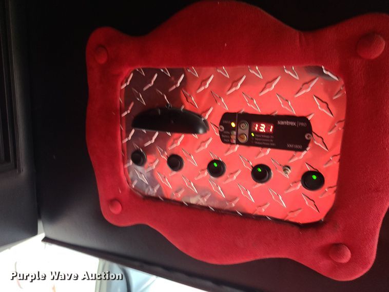 image for item DR7797 1993 Ford E350  party bus