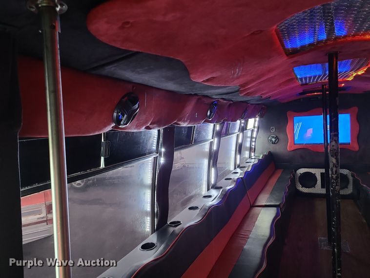 image for item DR7797 1993 Ford E350  party bus