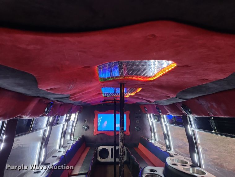 image for item DR7797 1993 Ford E350  party bus