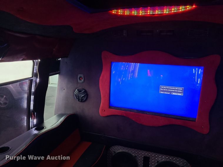 image for item DR7797 1993 Ford E350  party bus