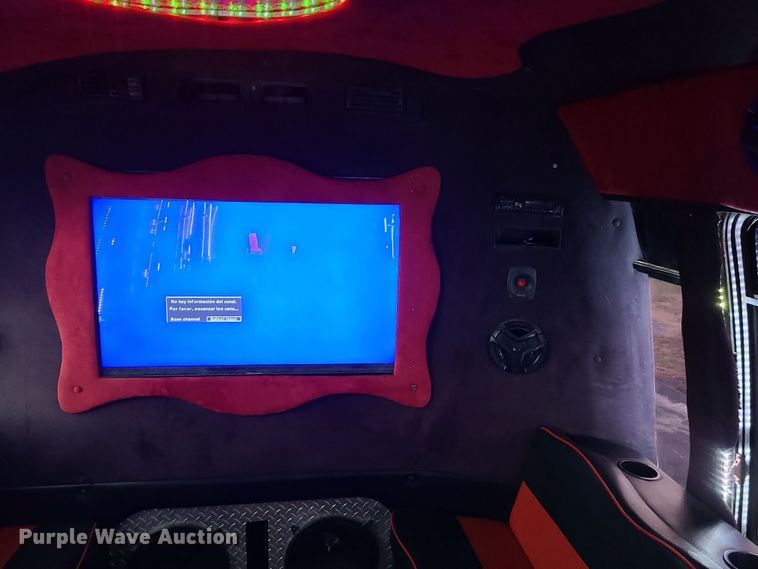 image for item DR7797 1993 Ford E350  party bus