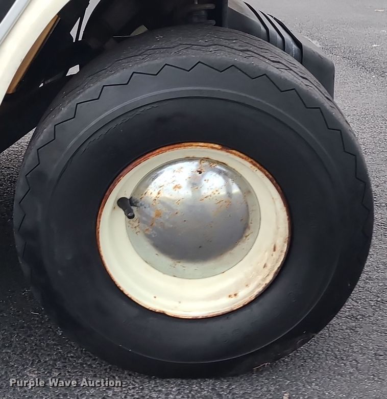 image for item DR7798 Yamaha  golf cart