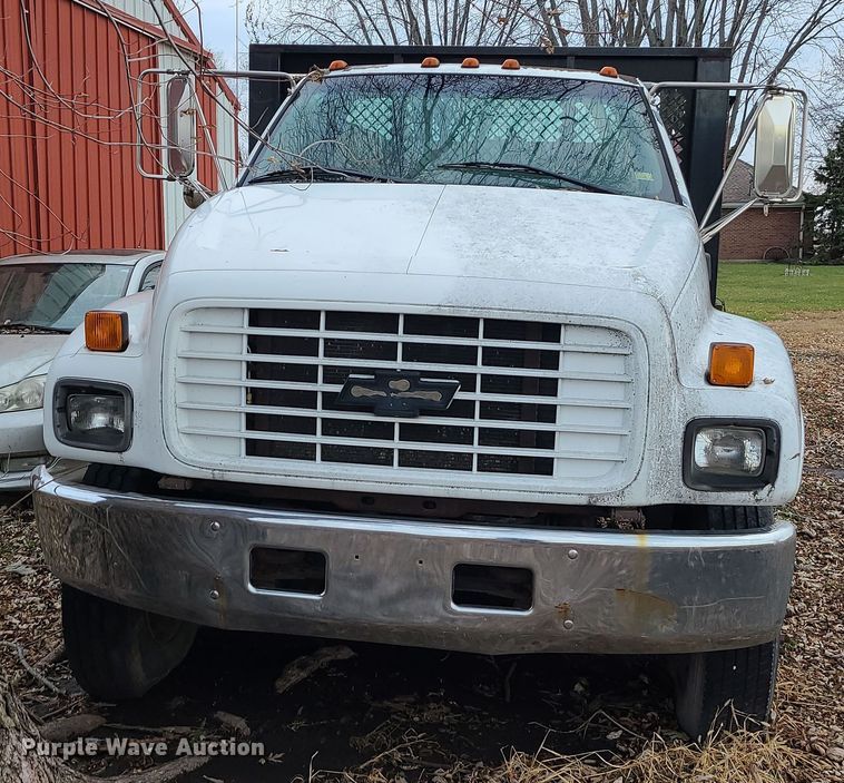 image for item DR7801 2001 Chevrolet C6500  flatbed truck