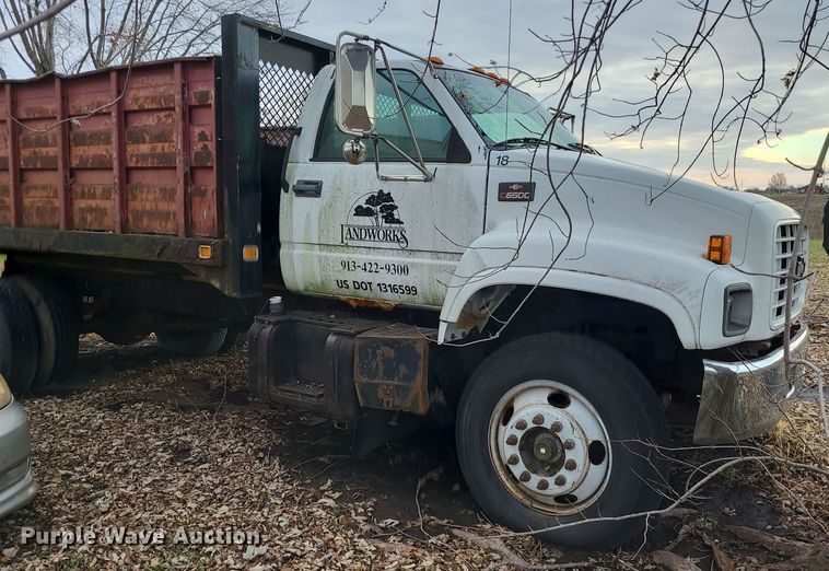 image for item DR7801 2001 Chevrolet C6500  flatbed truck