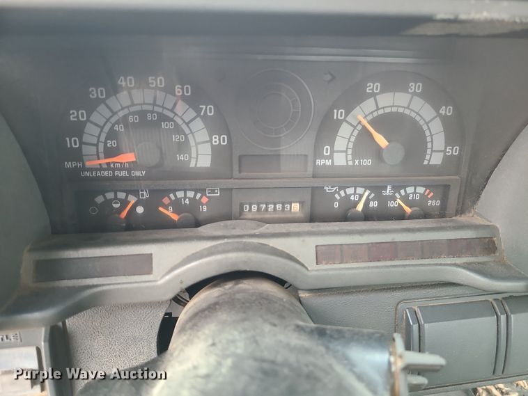 image for item DR7801 2001 Chevrolet C6500  flatbed truck