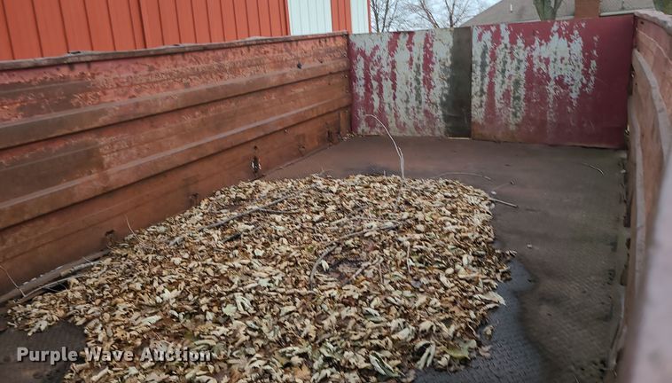 image for item DR7801 2001 Chevrolet C6500  flatbed truck