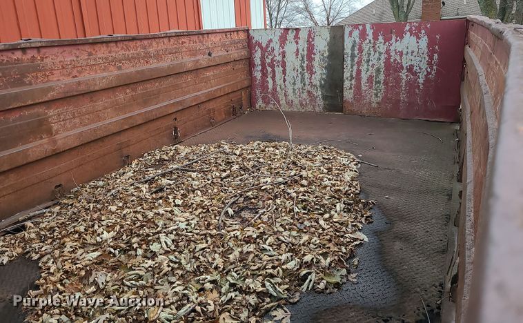 image for item DR7801 2001 Chevrolet C6500  flatbed truck