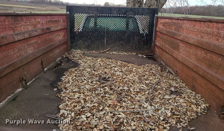 image for item DR7801 2001 Chevrolet C6500  flatbed truck