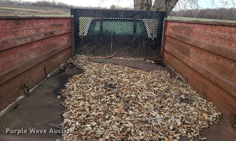 image for item DR7801 2001 Chevrolet C6500  flatbed truck