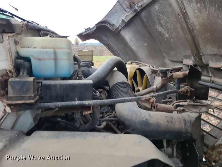 image for item DR7801 2001 Chevrolet C6500  flatbed truck