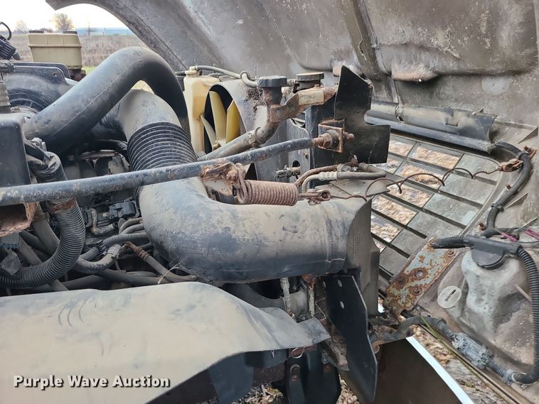 image for item DR7801 2001 Chevrolet C6500  flatbed truck