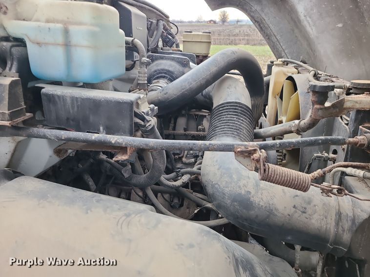 image for item DR7801 2001 Chevrolet C6500  flatbed truck