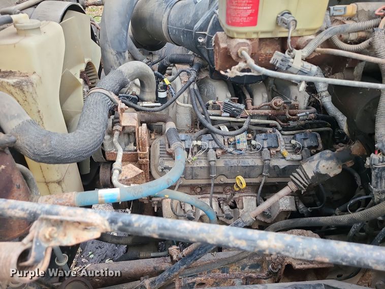 image for item DR7801 2001 Chevrolet C6500  flatbed truck