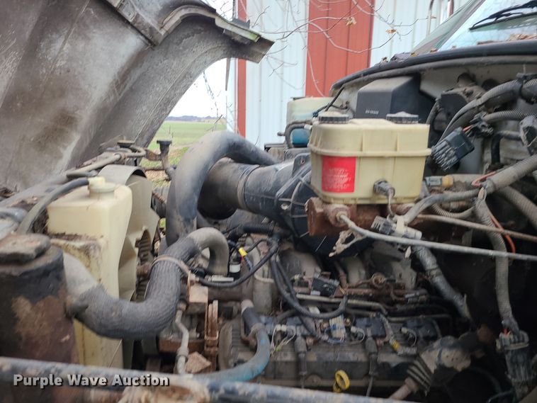 image for item DR7801 2001 Chevrolet C6500  flatbed truck