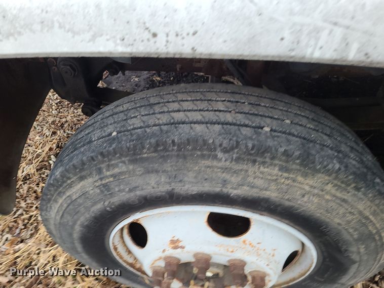 image for item DR7801 2001 Chevrolet C6500  flatbed truck