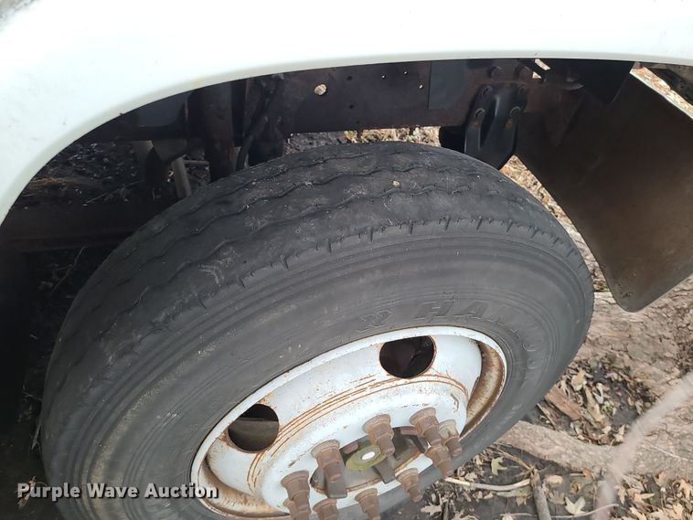 image for item DR7801 2001 Chevrolet C6500  flatbed truck