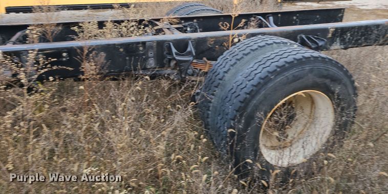 image for item DR7802 2006 International 4300  truck cab and chassis