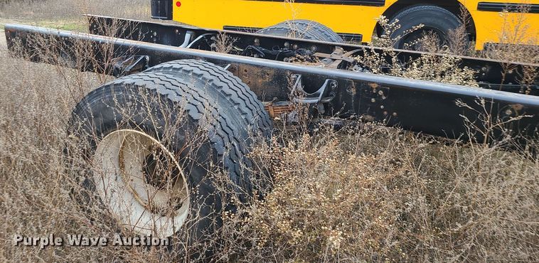 image for item DR7802 2006 International 4300  truck cab and chassis