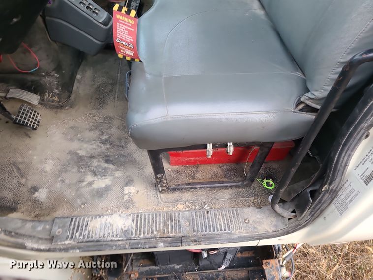 image for item DR7802 2006 International 4300  truck cab and chassis