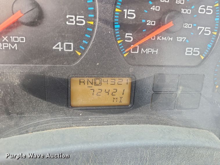 image for item DR7802 2006 International 4300  truck cab and chassis