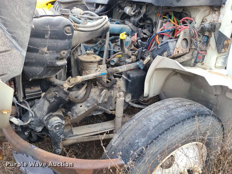 image for item DR7802 2006 International 4300  truck cab and chassis