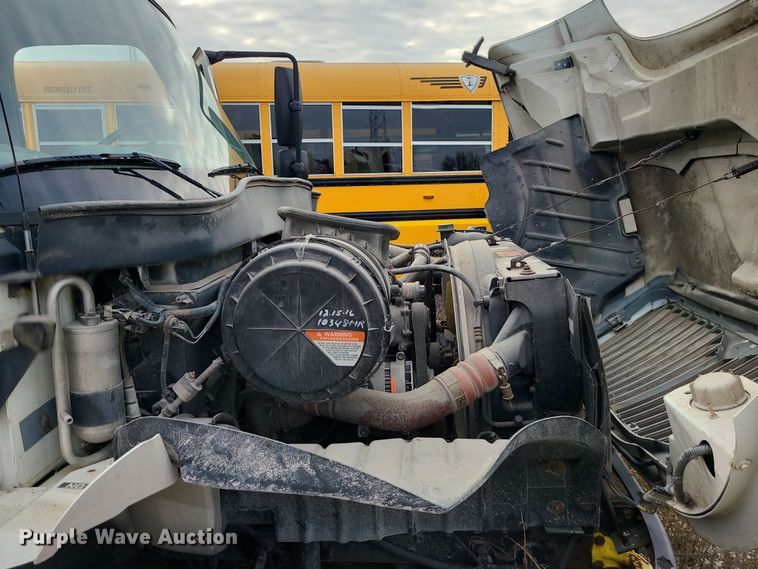 image for item DR7802 2006 International 4300  truck cab and chassis