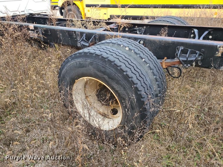 image for item DR7802 2006 International 4300  truck cab and chassis