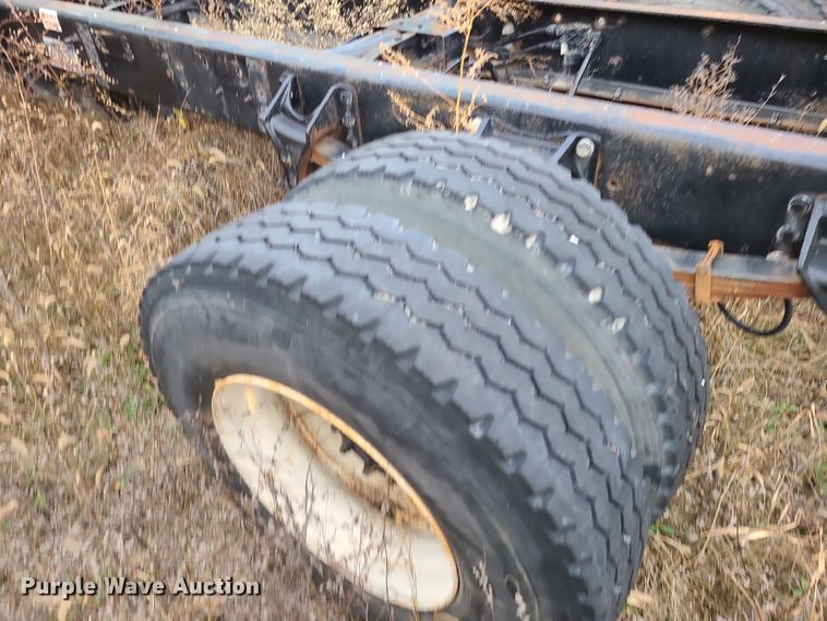 image for item DR7802 2006 International 4300  truck cab and chassis