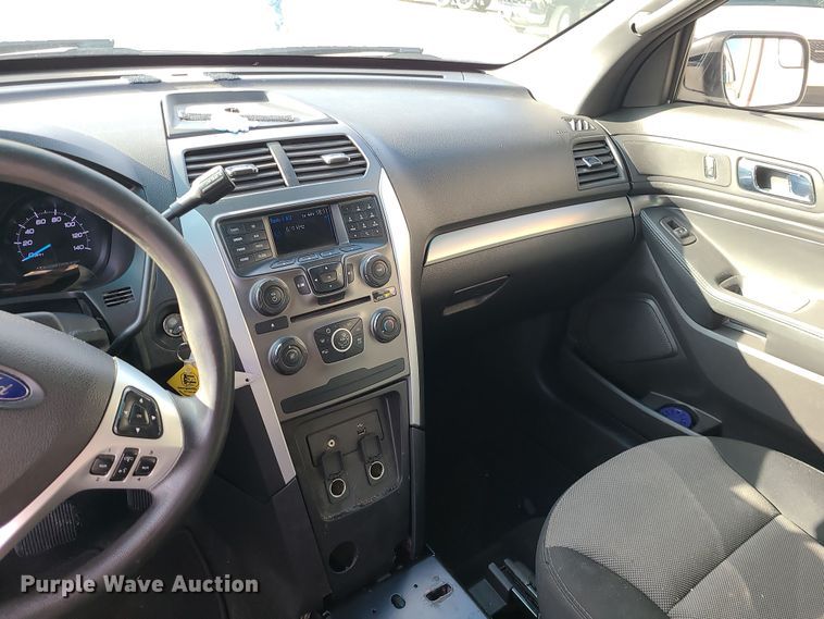 image for item DR7805 2013 Ford Explorer Police Interceptor  SUV