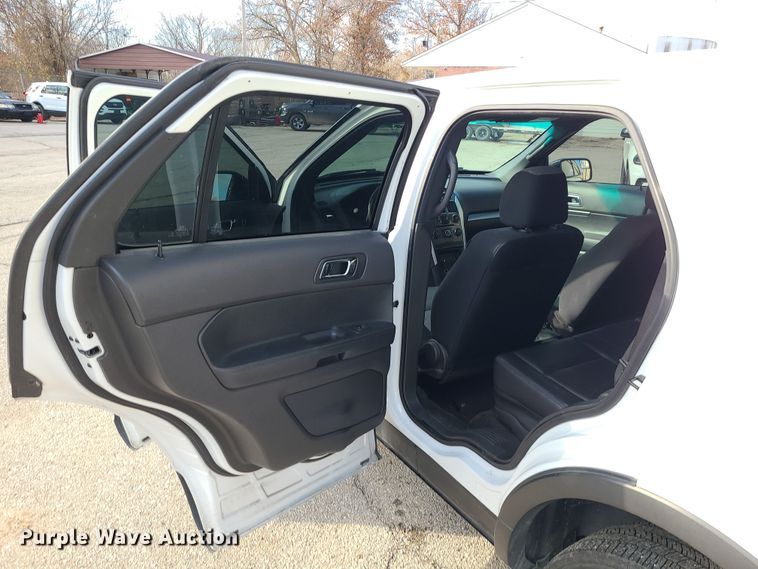 image for item DR7805 2013 Ford Explorer Police Interceptor  SUV