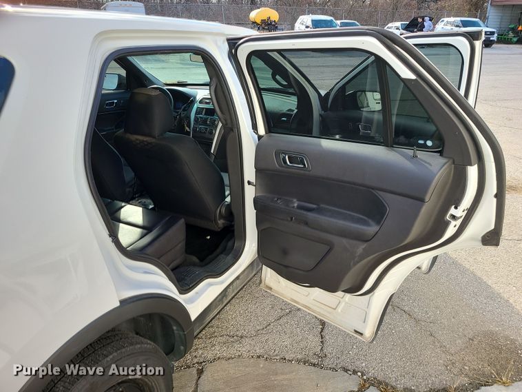 image for item DR7805 2013 Ford Explorer Police Interceptor  SUV