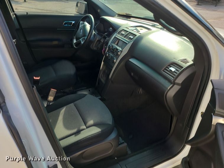 image for item DR7805 2013 Ford Explorer Police Interceptor  SUV