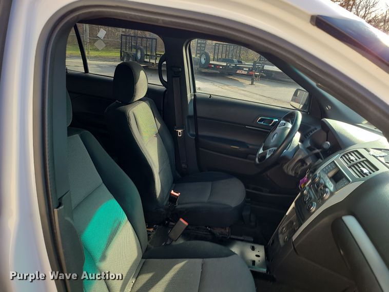 image for item DR7805 2013 Ford Explorer Police Interceptor  SUV